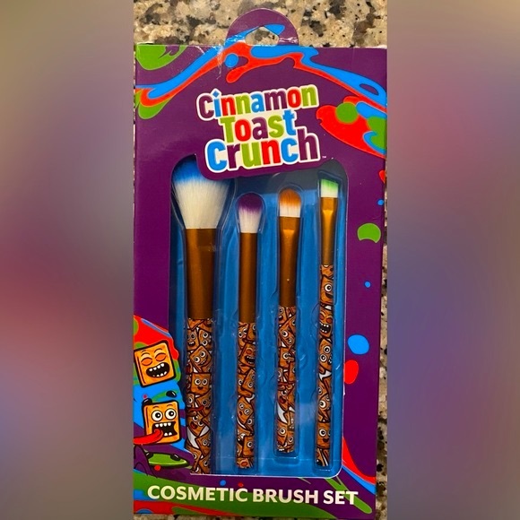 Cinnamon Toast Crunch Makeup Brush Set - Picture 5 of 8